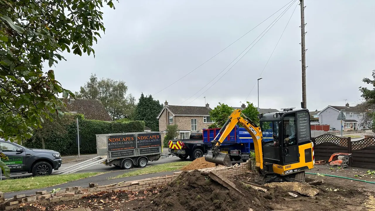 Surfacing by Holmes Landscapes