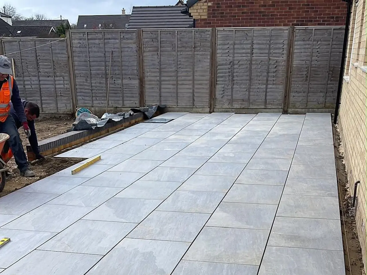 Example of patios & paving work by Holmes Landscapes