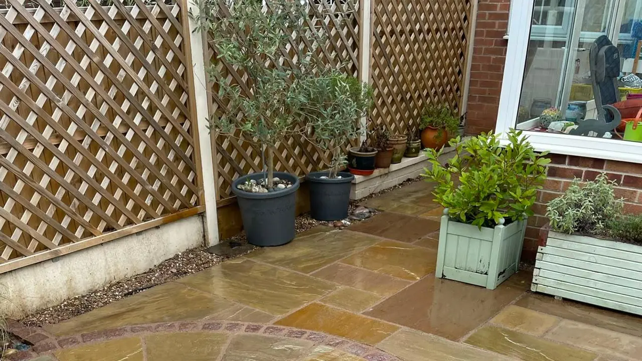 Patios by Holmes Landscapes
