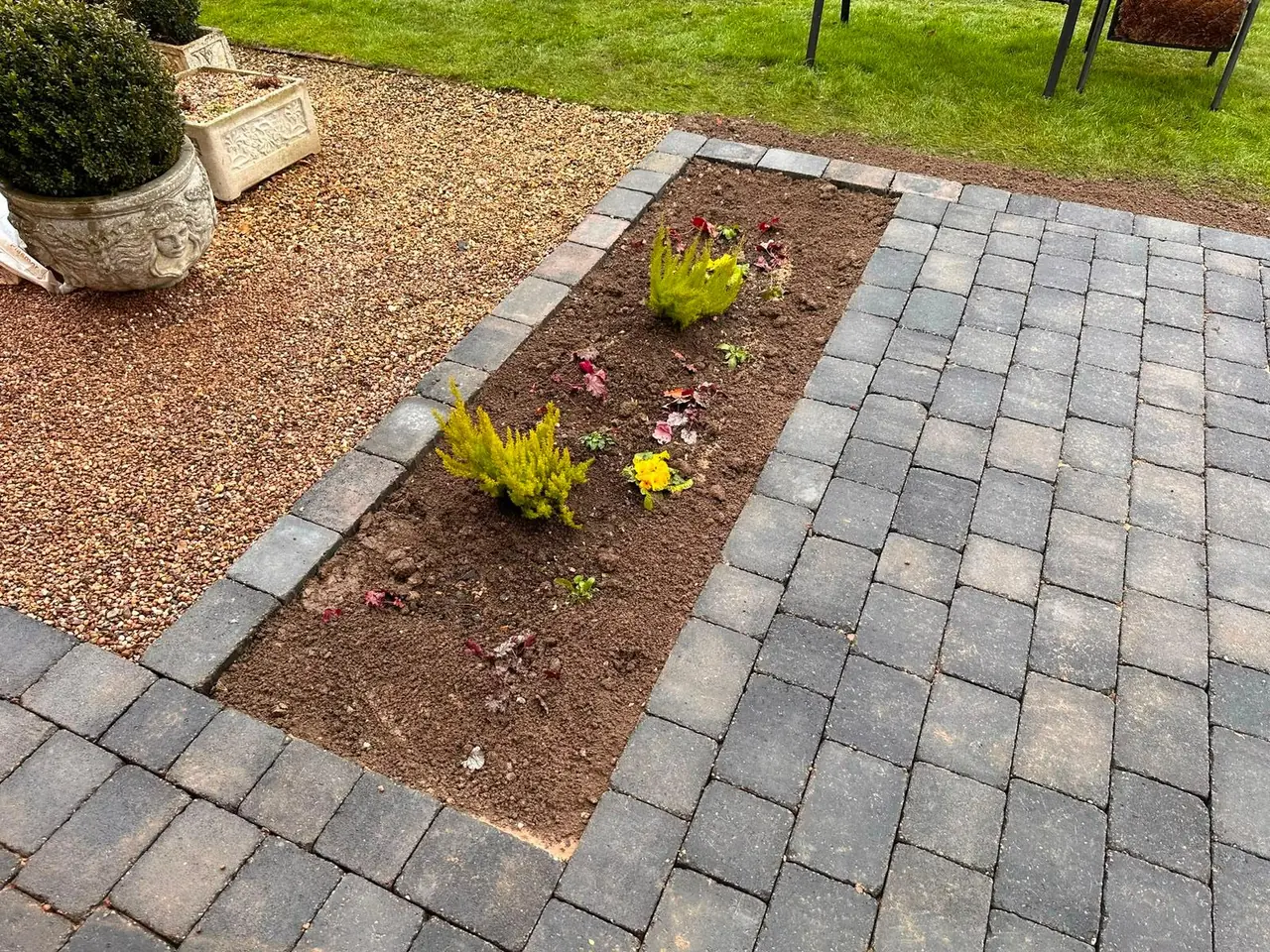 Example of retaining walls & brickwork work by Holmes Landscapes