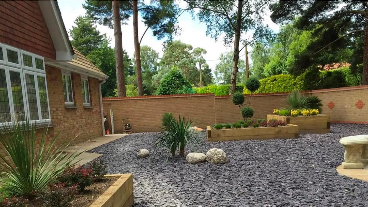 Retaining Walls & Brickwork by Holmes Landscapes
